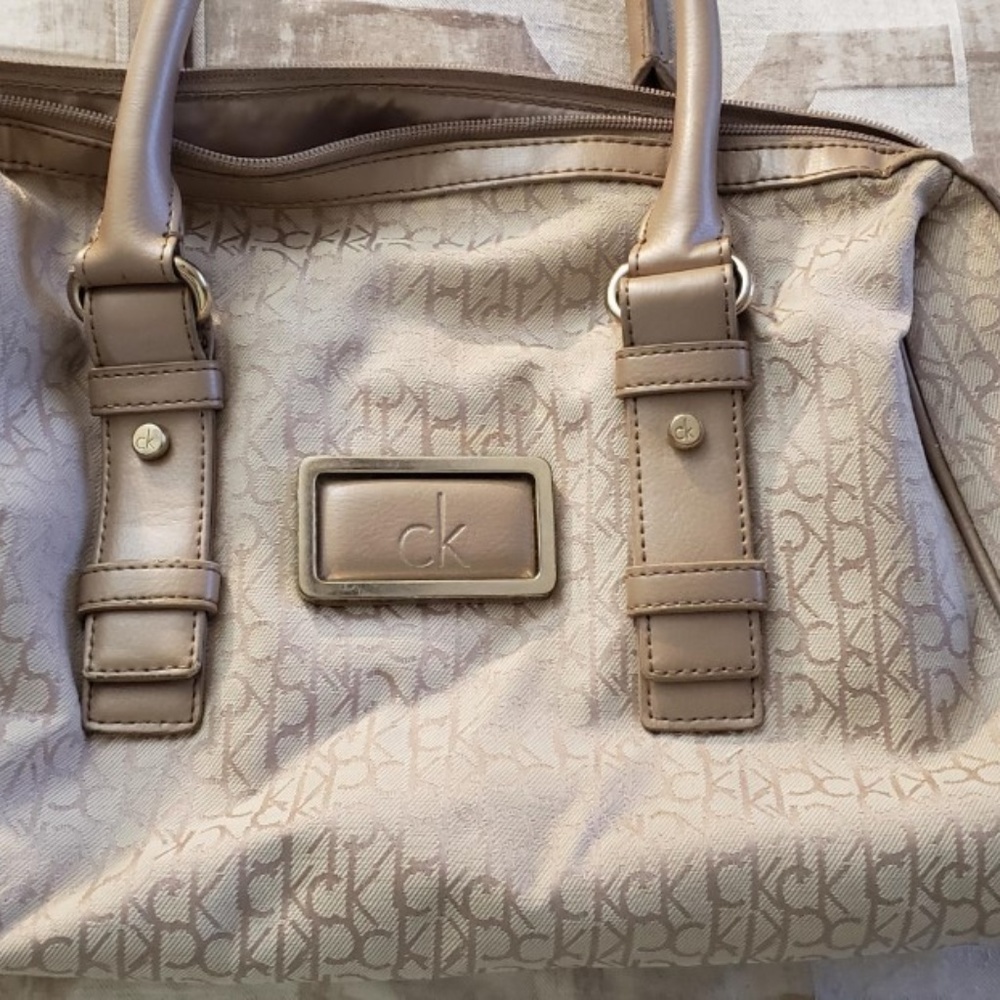 CALVIN KLEIN bAG